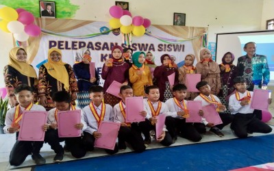 PELEPASAN SISWA SISWI KELAS 6 TP.2024/2025